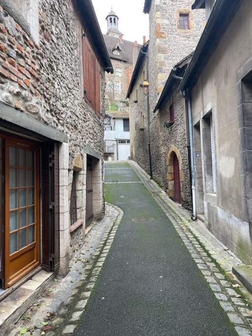 Au Coeur De La Cite Medievale Montluçon Extérieur photo
